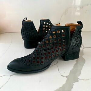 Jeffrey Campbell Black Ankle Boots Size 11M